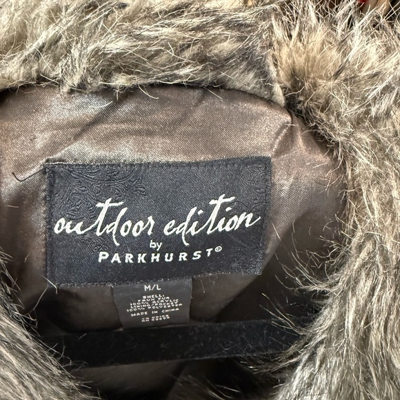 Parkhurst faux fur long vest - Picture 3 of 3